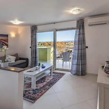 Stunning In With Wifi Appartement Ližnjan