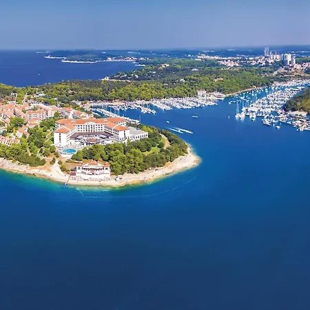 Stunning In With Wifi Appartement Ližnjan