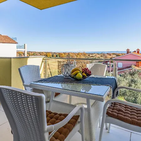 Nice Apartment In Liznjan With Wifi Апартаменты *