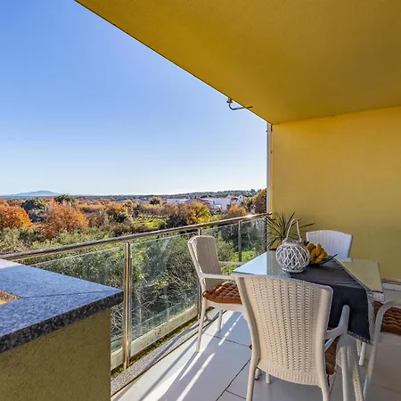 Апартаменты Nice Apartment In Liznjan With Wifi *